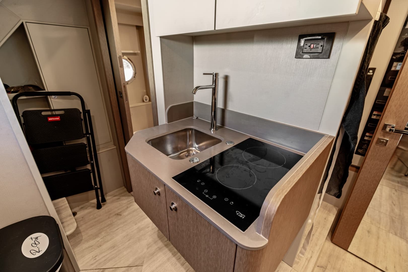 2023 Absolute Navetta 75