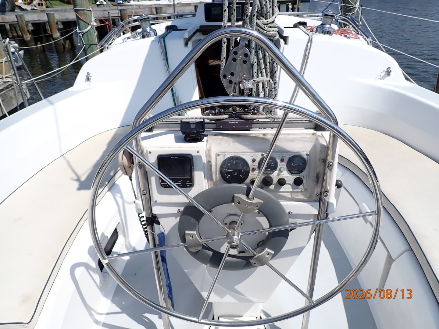 Hunter 336 cockpit helm