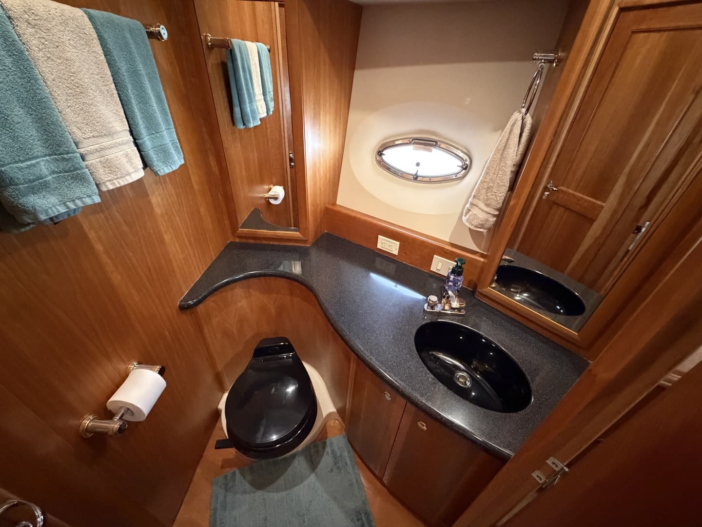 2002 Silverton 43 Motor Yacht
