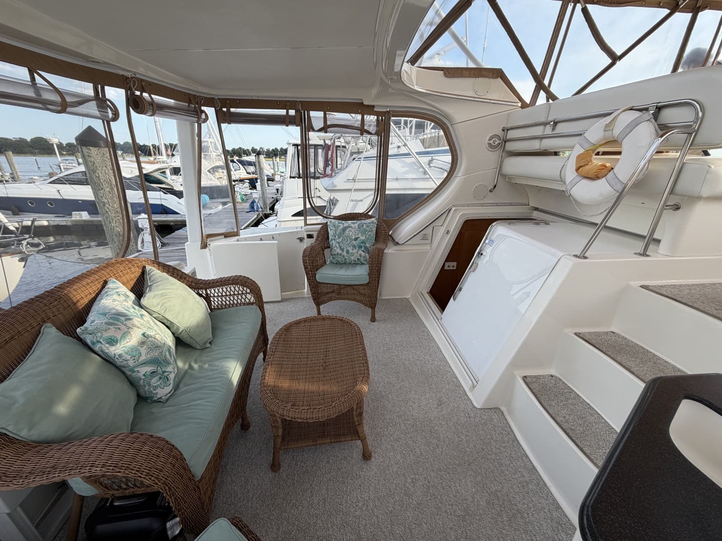 2002 Silverton 43 Motor Yacht