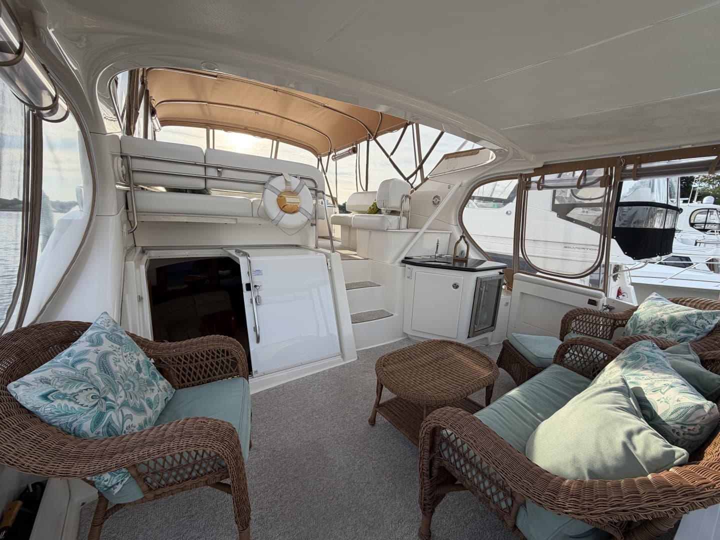 2002 Silverton 43 Motor Yacht
