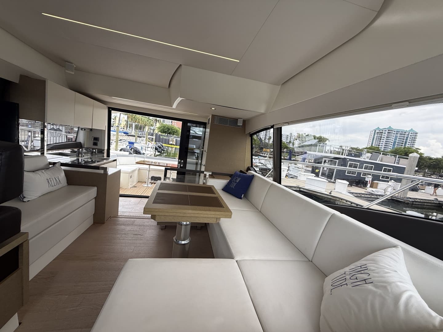 2018 Prestige 460
