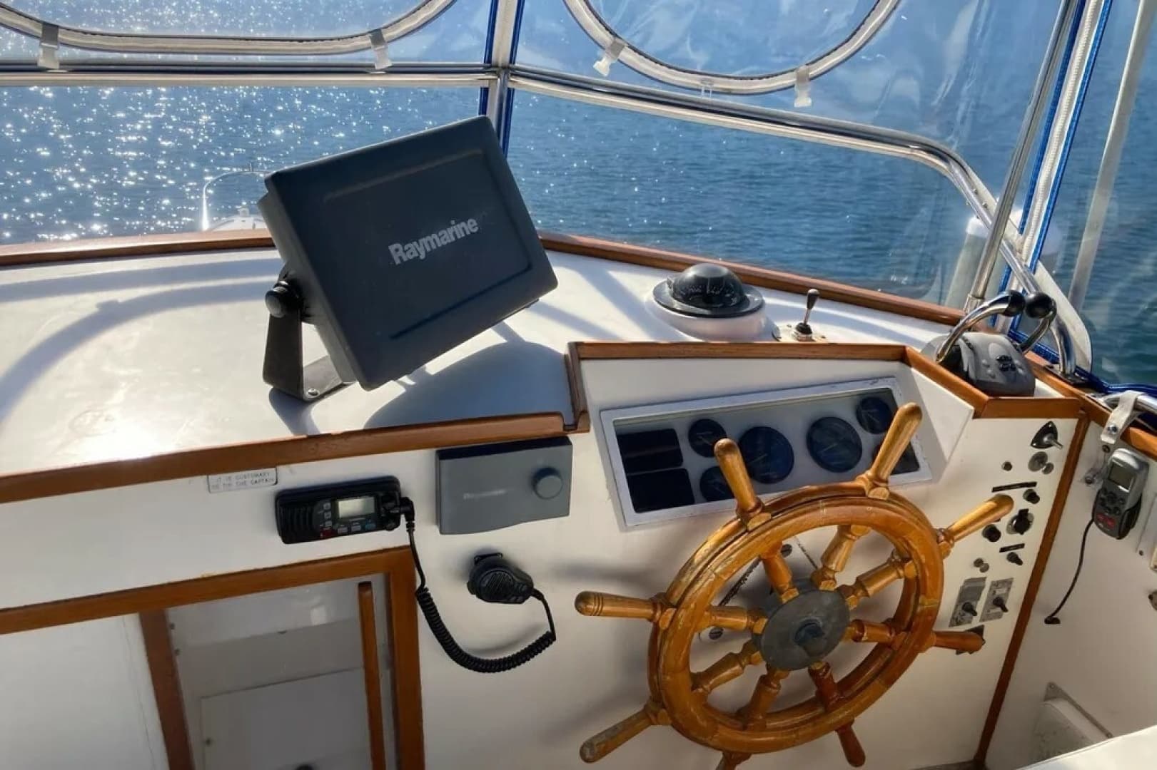 1983 Grand Banks Classic