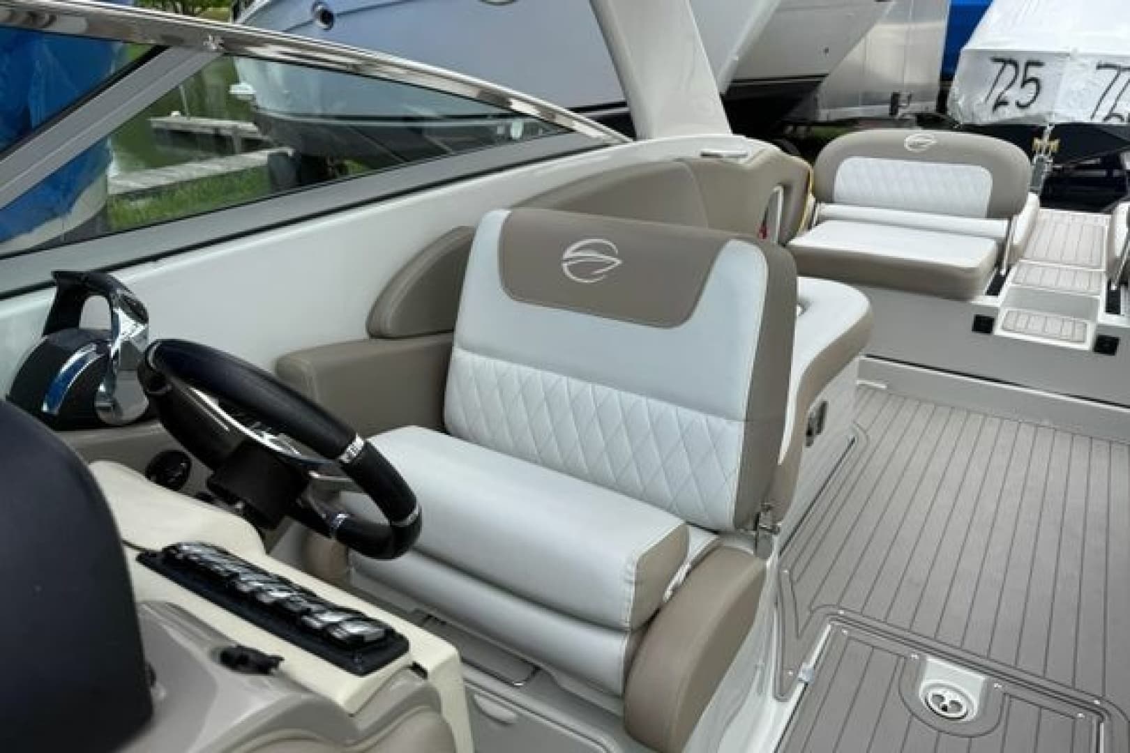 2018 Crownline E30