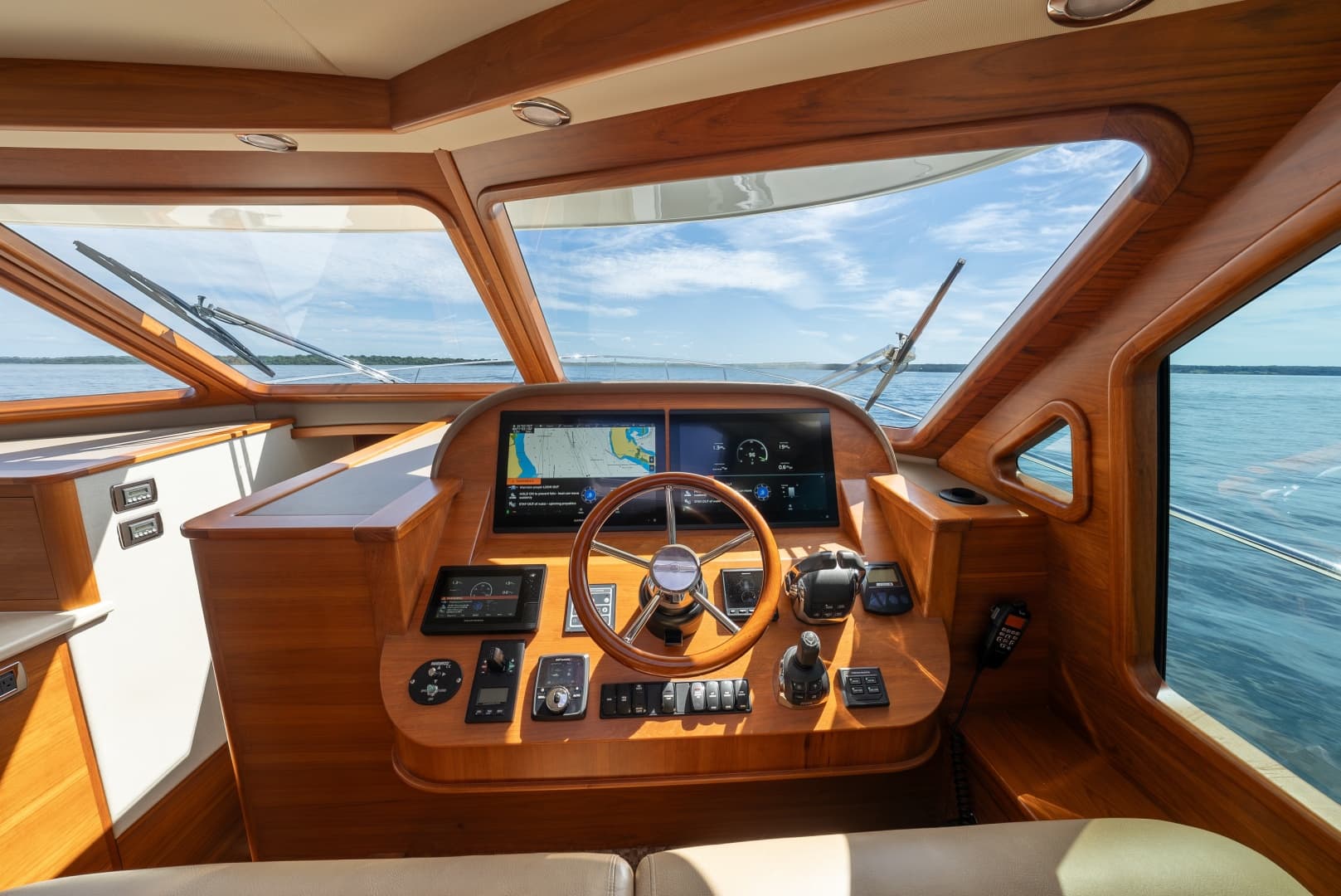 Helm Electronics 