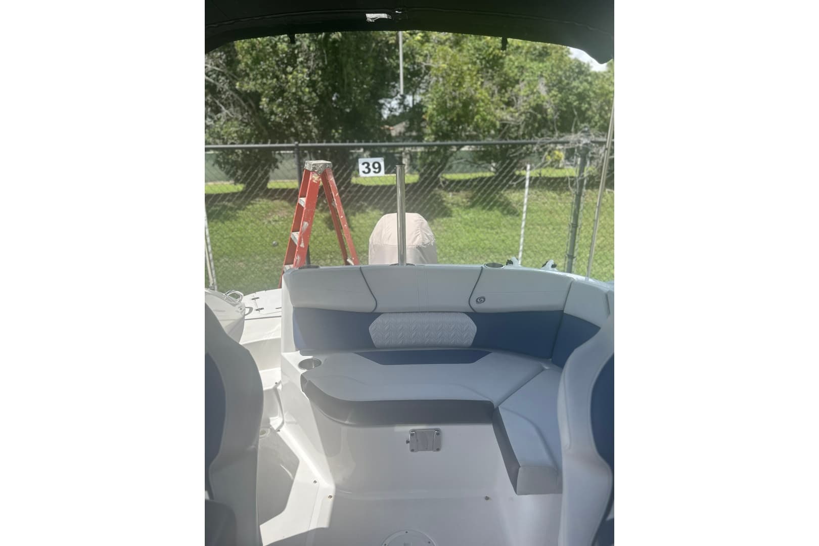 2022 Hurricane Sundeck 2200 OB