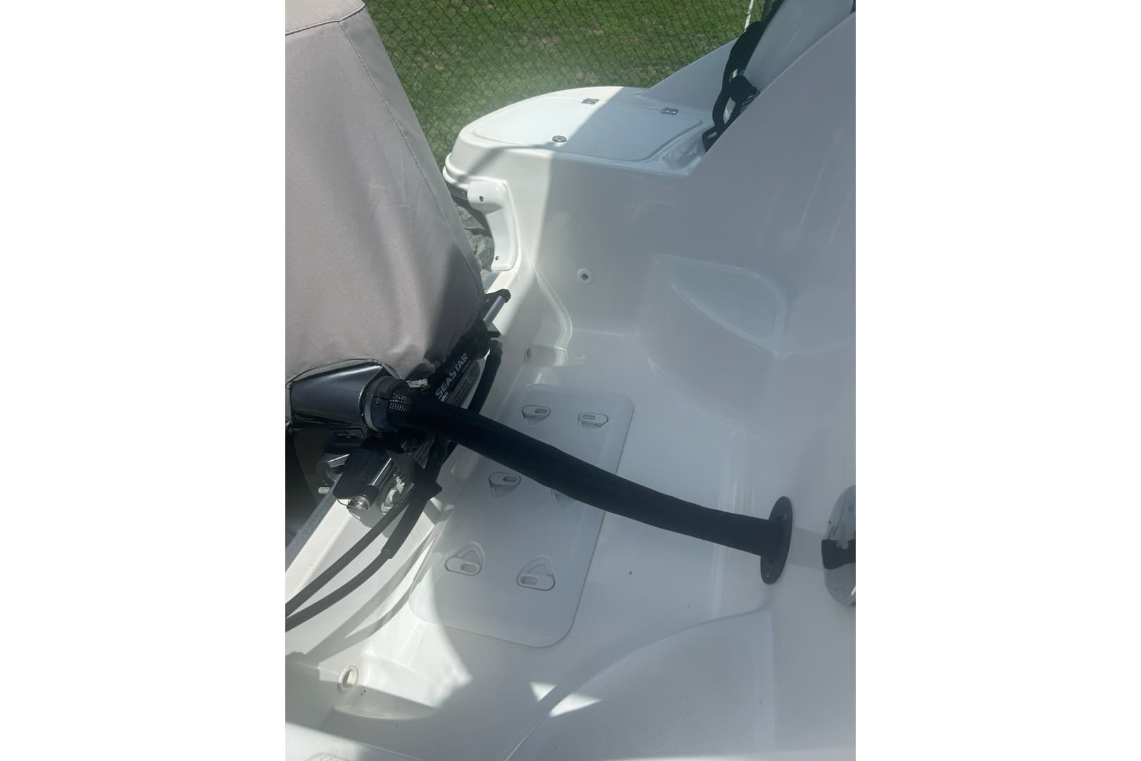2022 Hurricane Sundeck 2200 OB