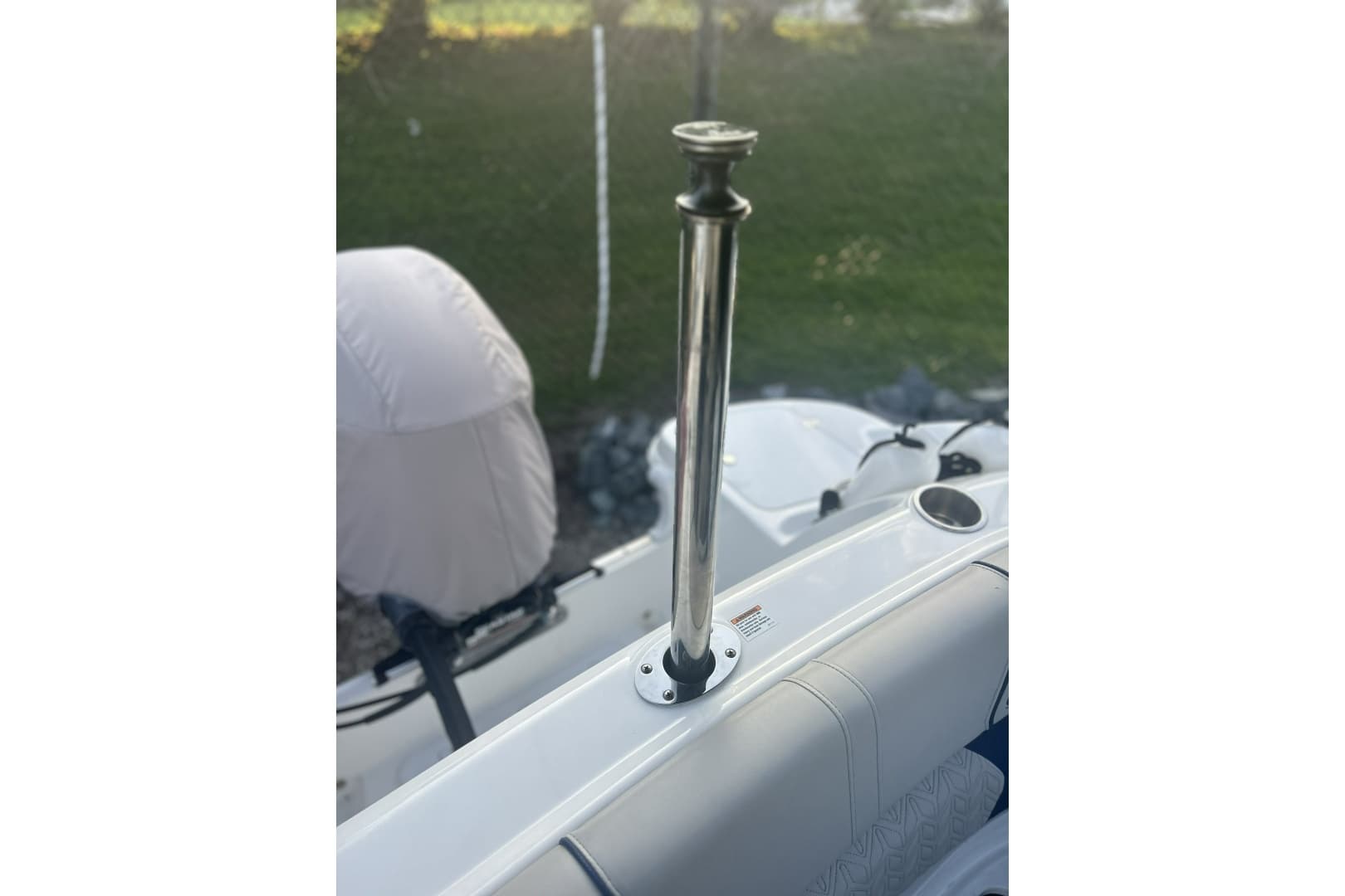 2022 Hurricane Sundeck 2200 OB