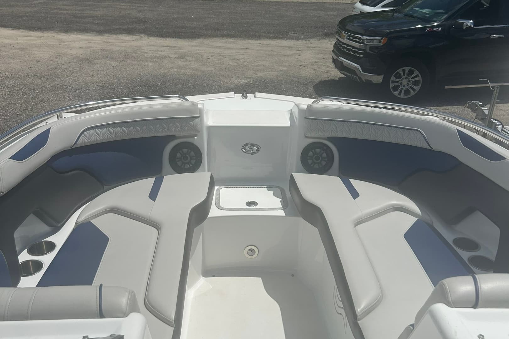 2022 Hurricane Sundeck 2200 OB