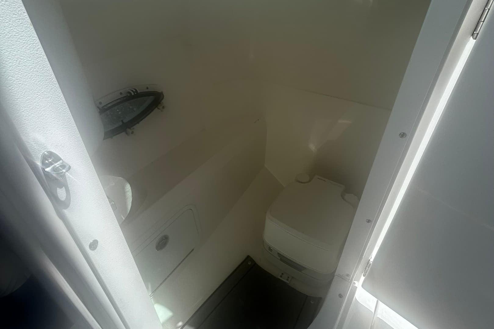 2022 Hurricane Sundeck 2200 OB