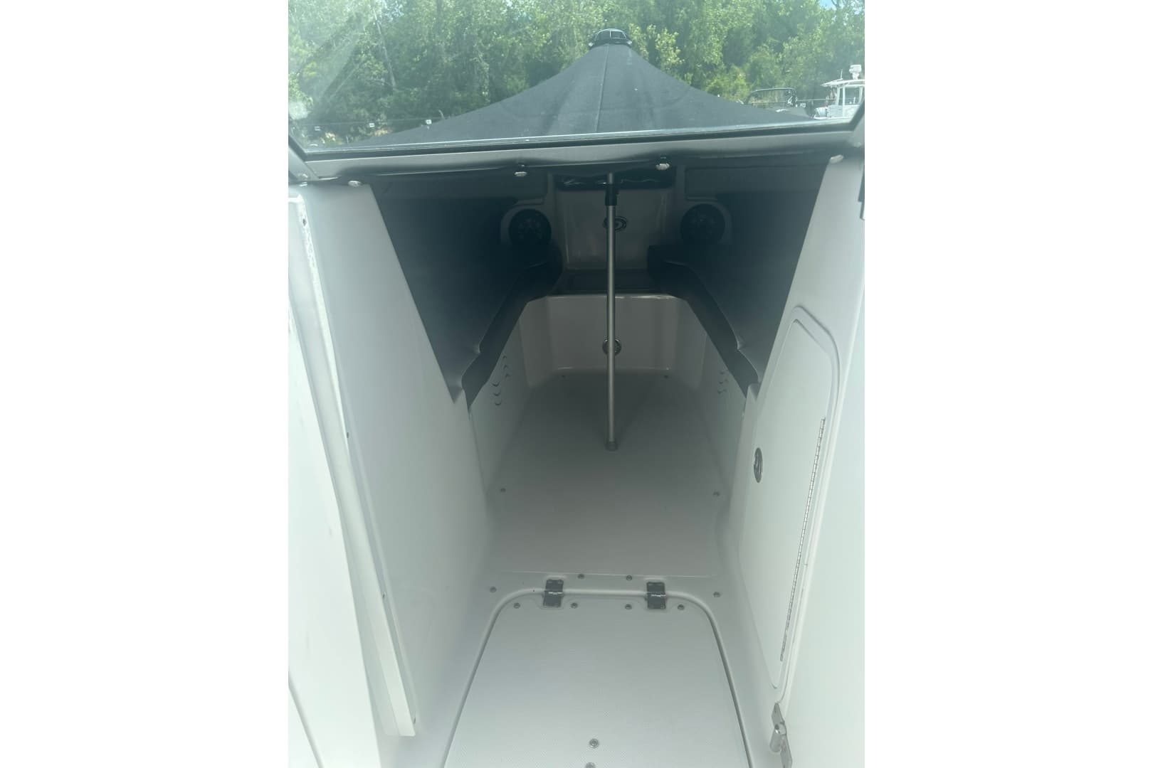 2022 Hurricane Sundeck 2200 OB