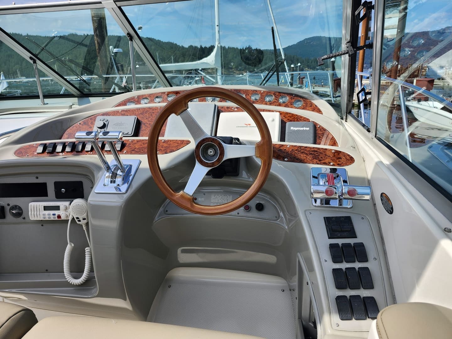 1997 Maxum 4100 SCR
