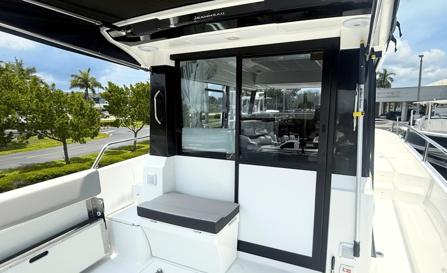 2025 Jeanneau NC 895 Sport S2