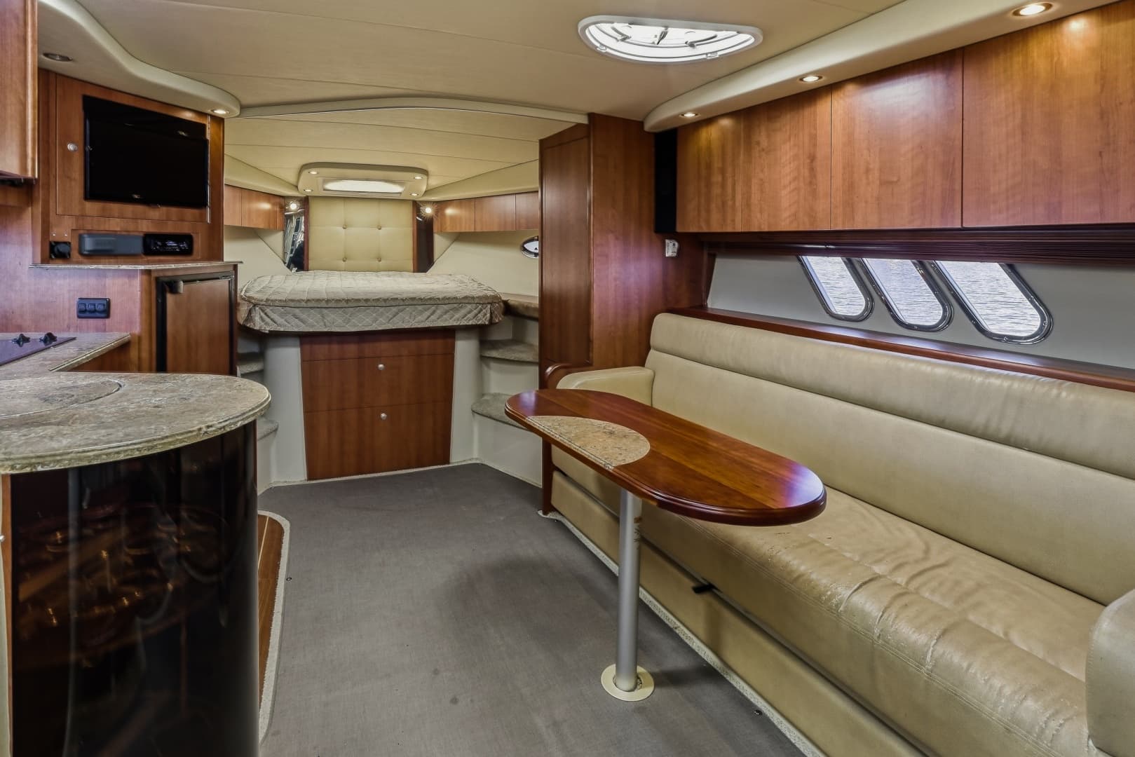 2010 Cruisers Yachts 360 Express