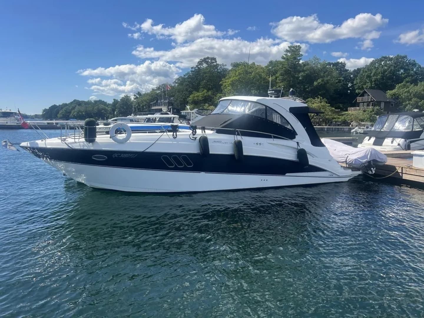 2010 Cruisers Yachts 360 Express