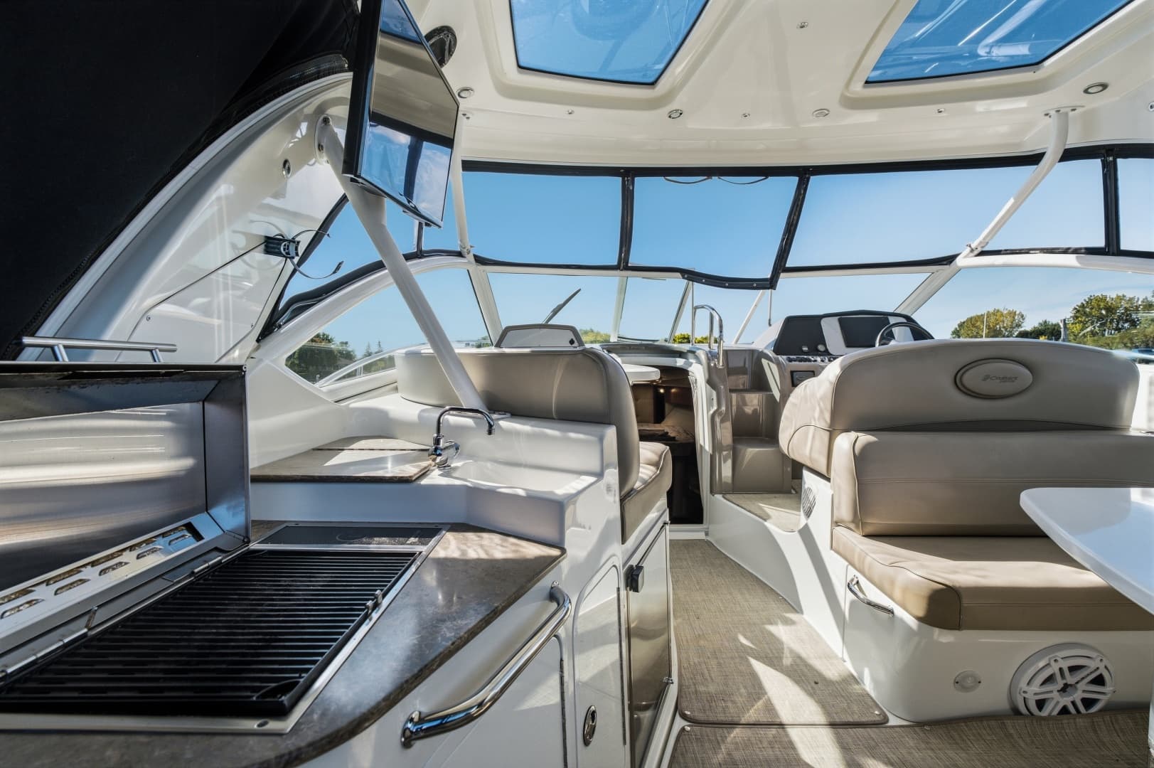 2010 Cruisers Yachts 360 Express
