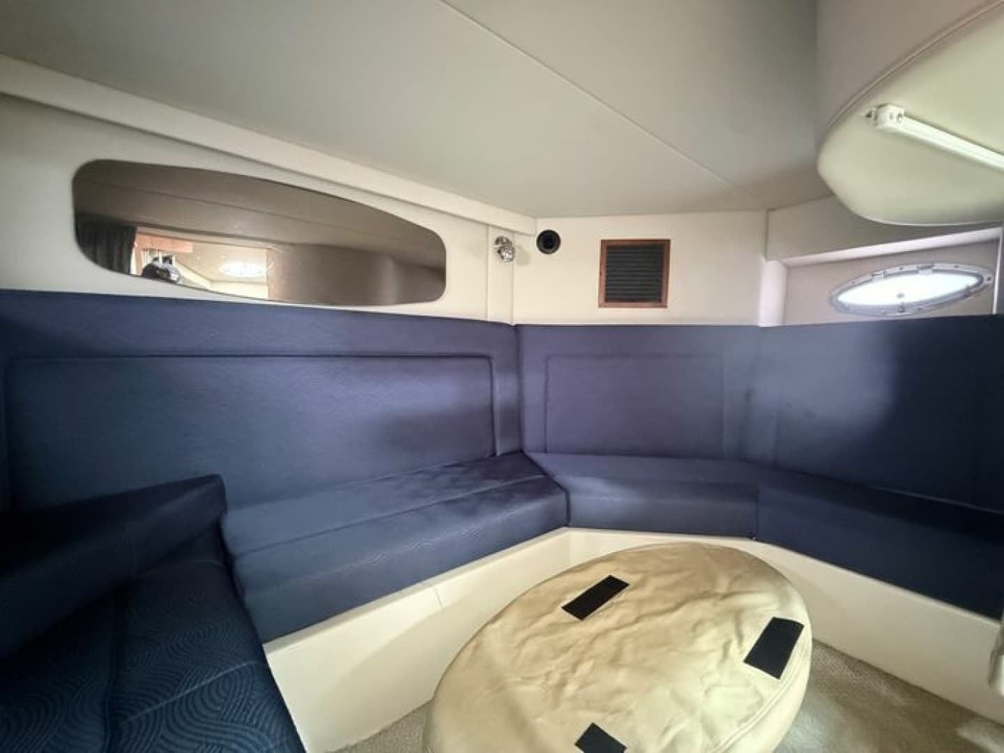 2009 Cruisers Yachts 300 CXi