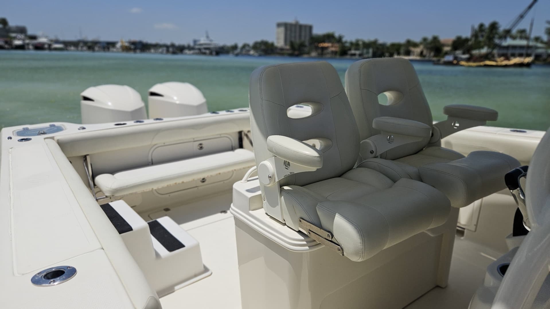 2014 Sailfish 320CC