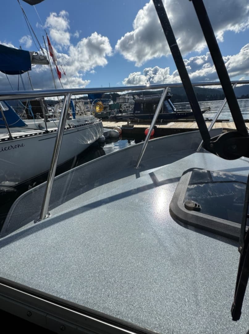2018 KingFisher 2725 Weekender