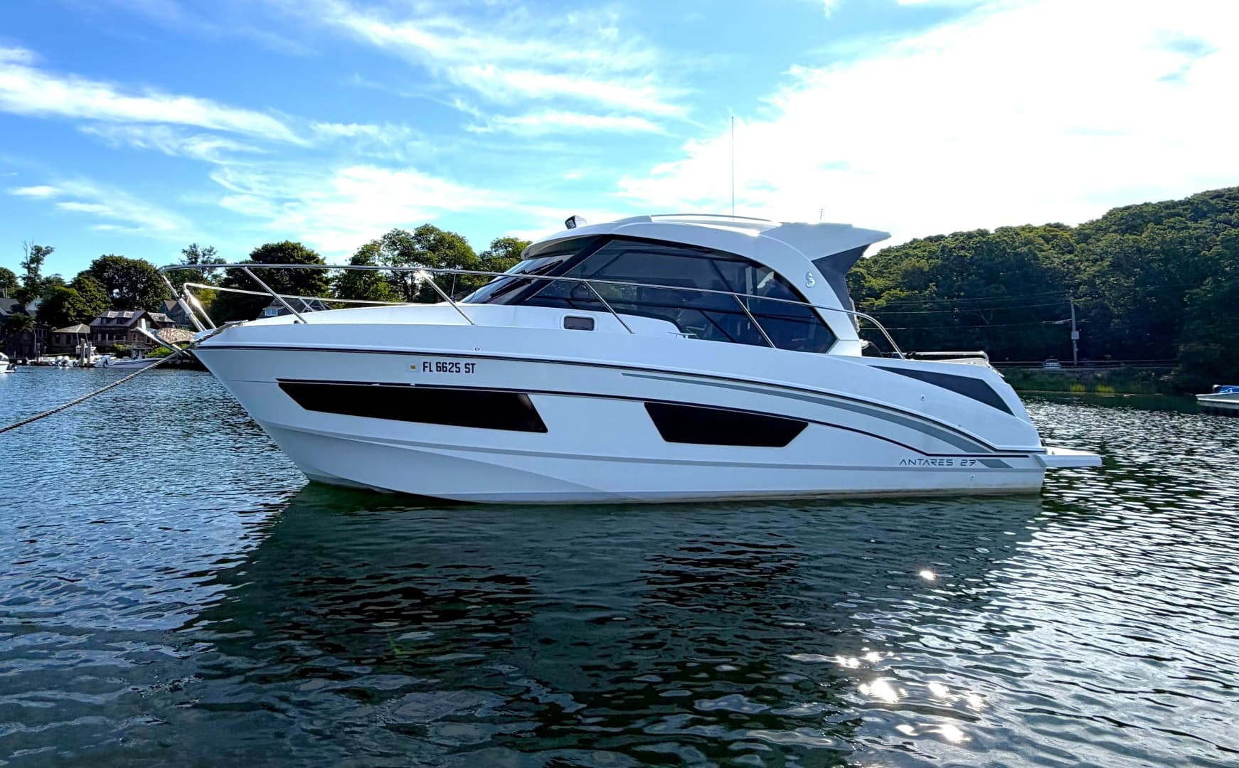 2021 Beneteau Antares