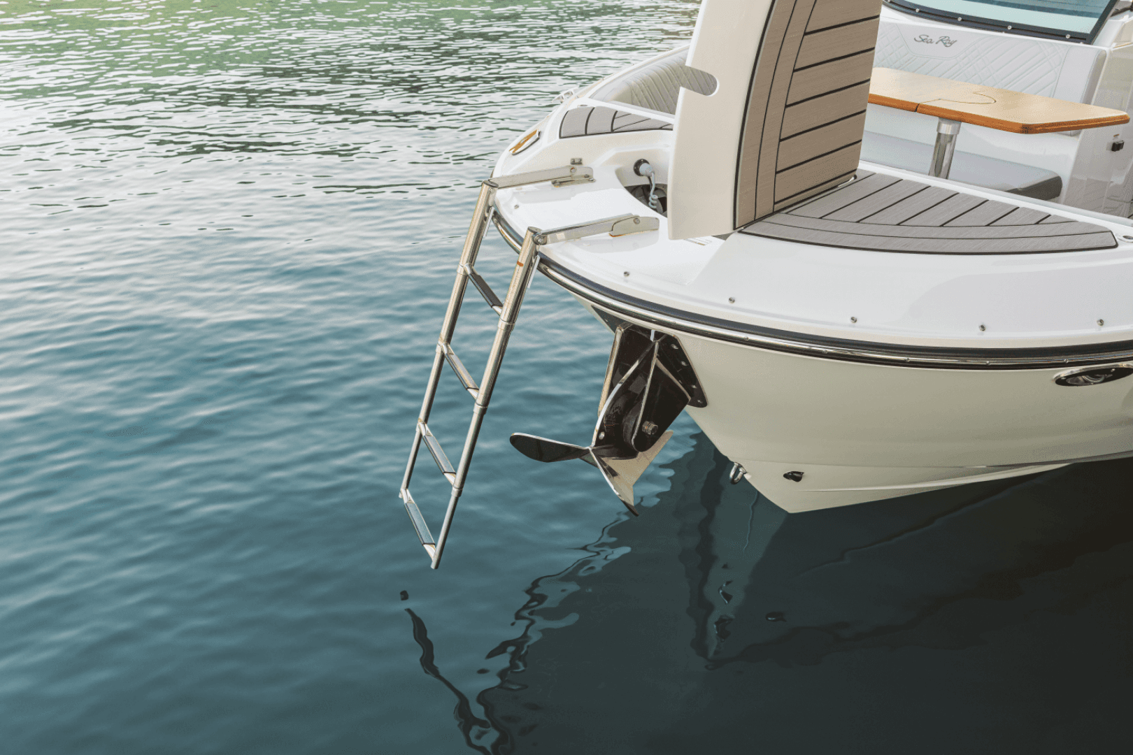 2025 Sea Ray SDX 270 Outboard