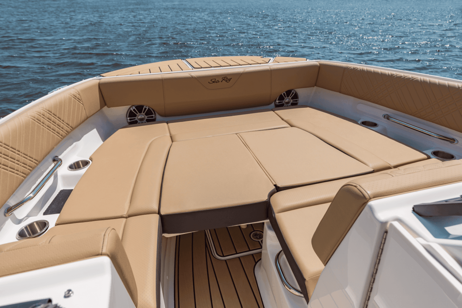 2025 Sea Ray SDX 270 Outboard