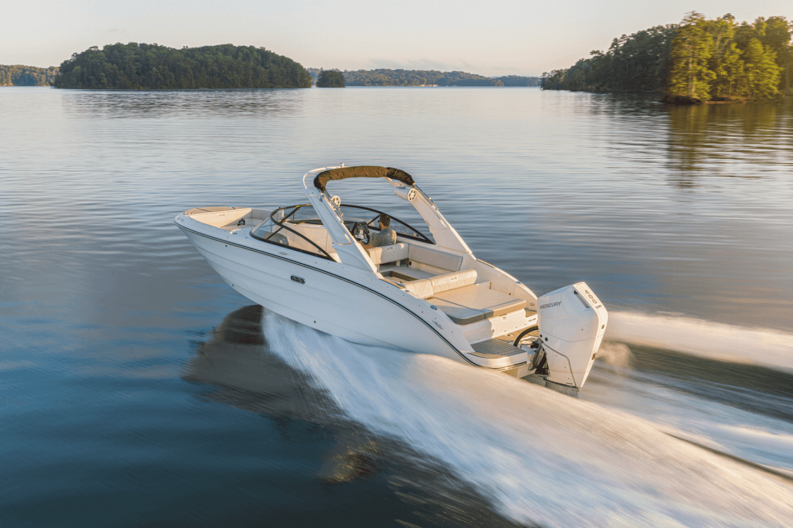 2025 Sea Ray SDX 270 Outboard