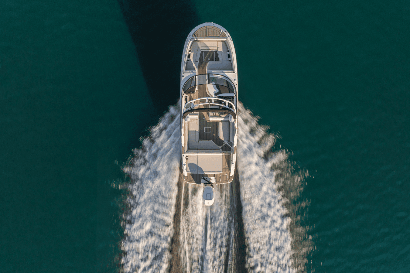 2025 Sea Ray SDX 270 Outboard