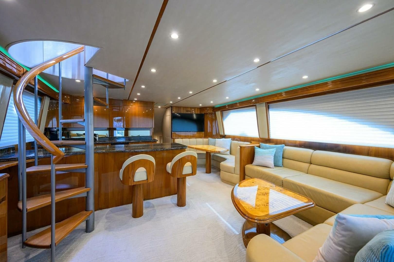 2013 Viking Enclosed Bridge SF 2013