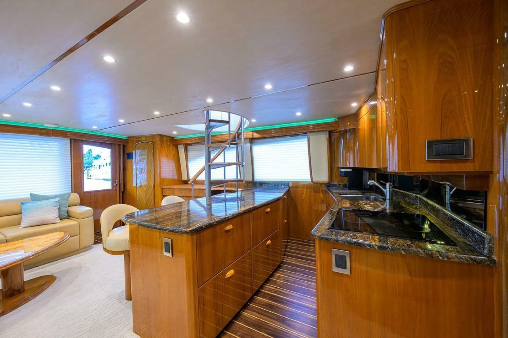 2013 Viking Enclosed Bridge SF 2013