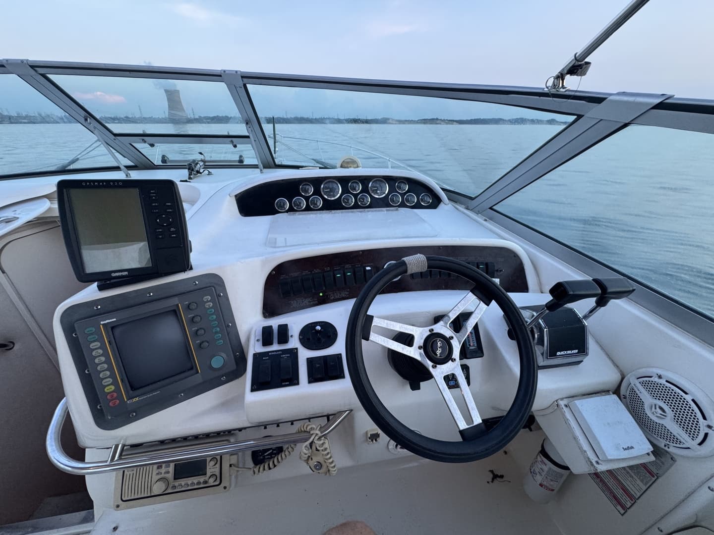 1997 Sea Ray 330 Sundancer