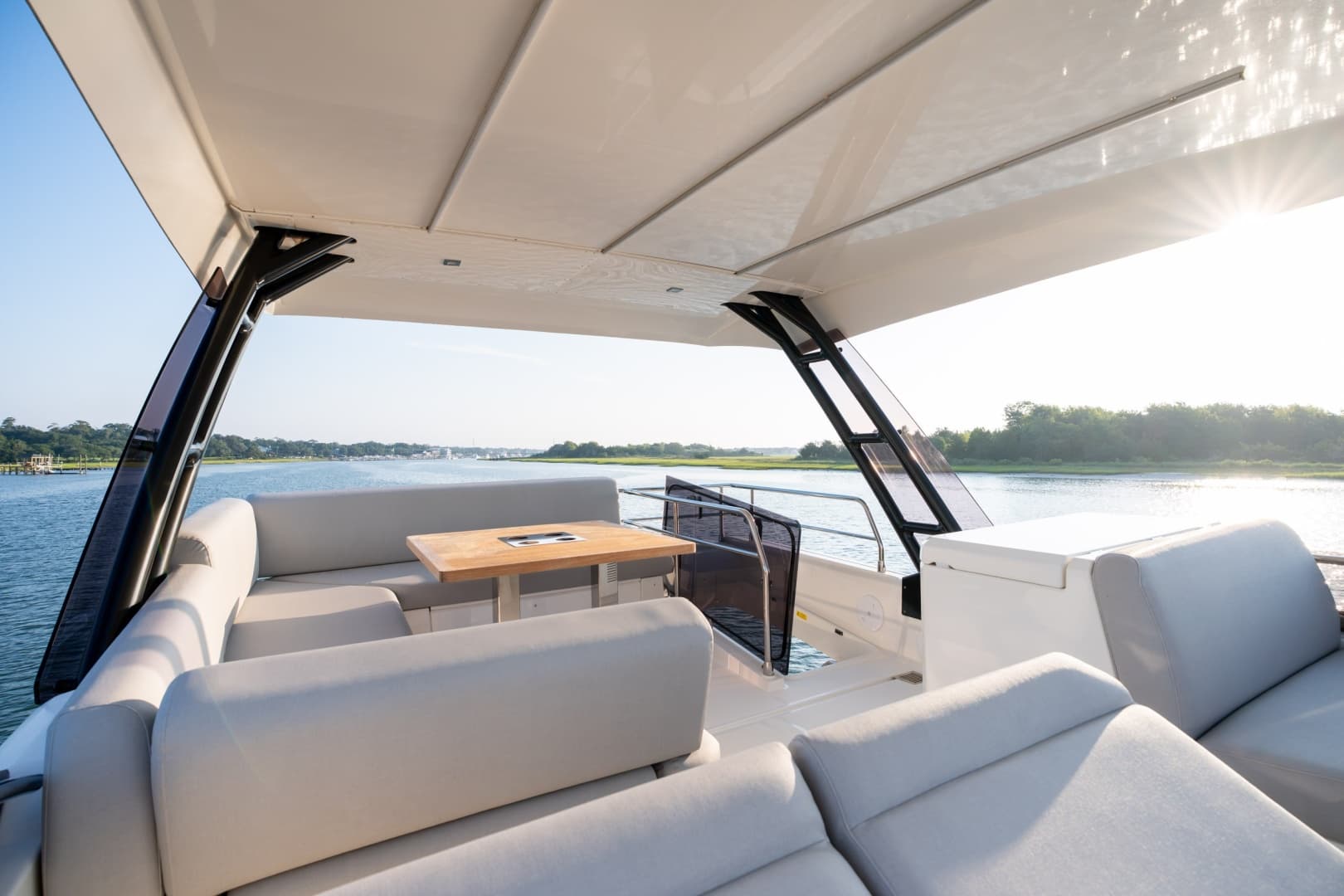 2024 Prestige 520