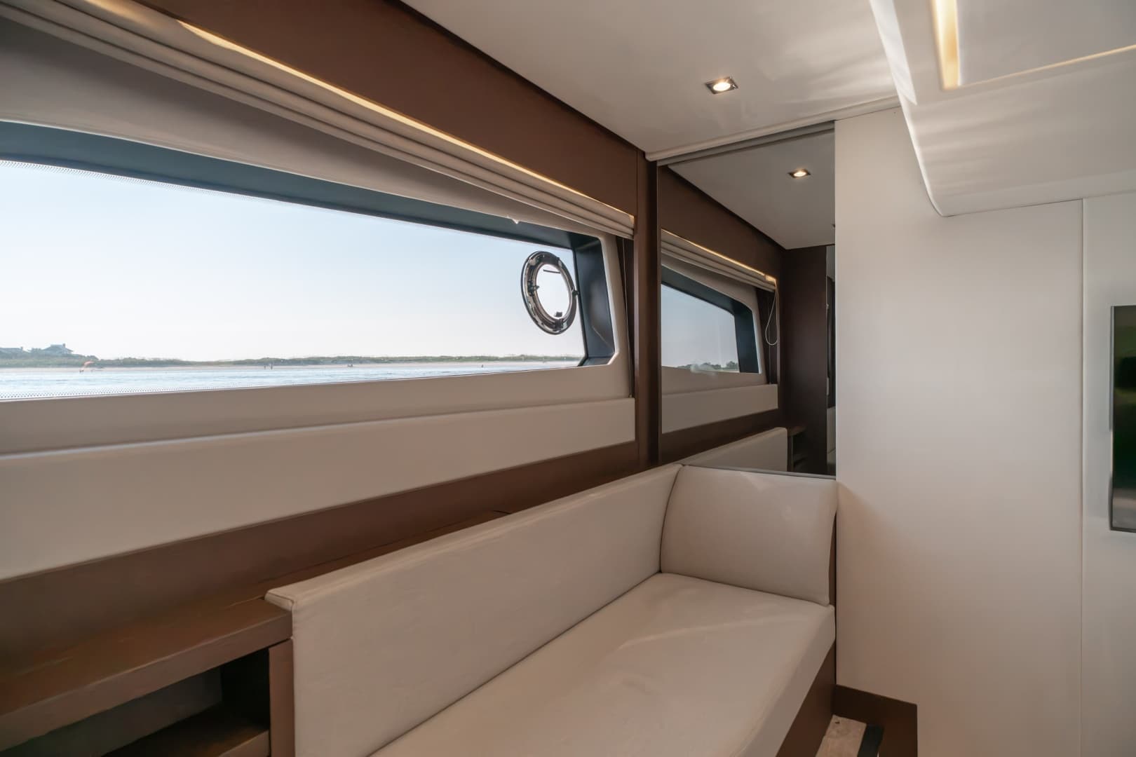 2024 Prestige 520