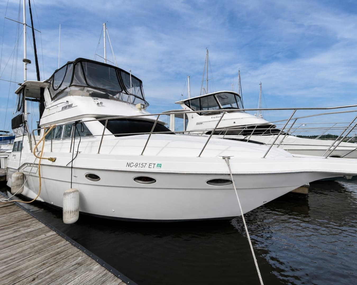 1997 Cruisers Yachts 3950