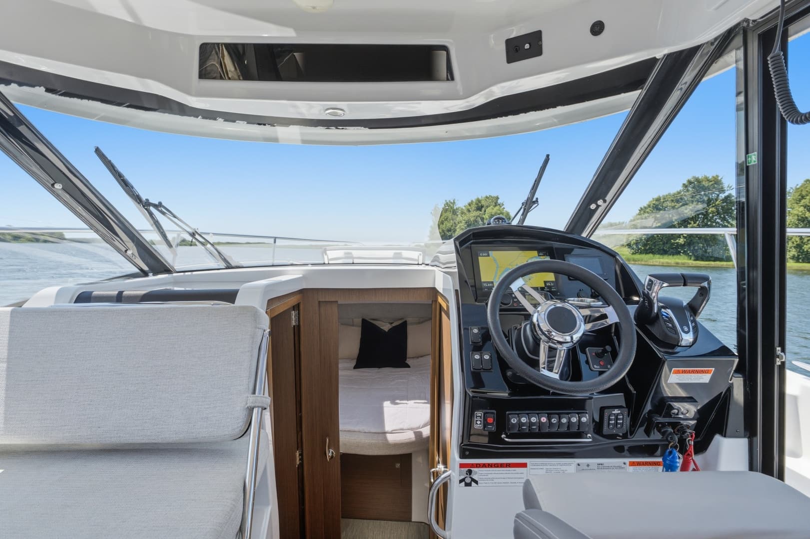 2021 Jeanneau NC 895