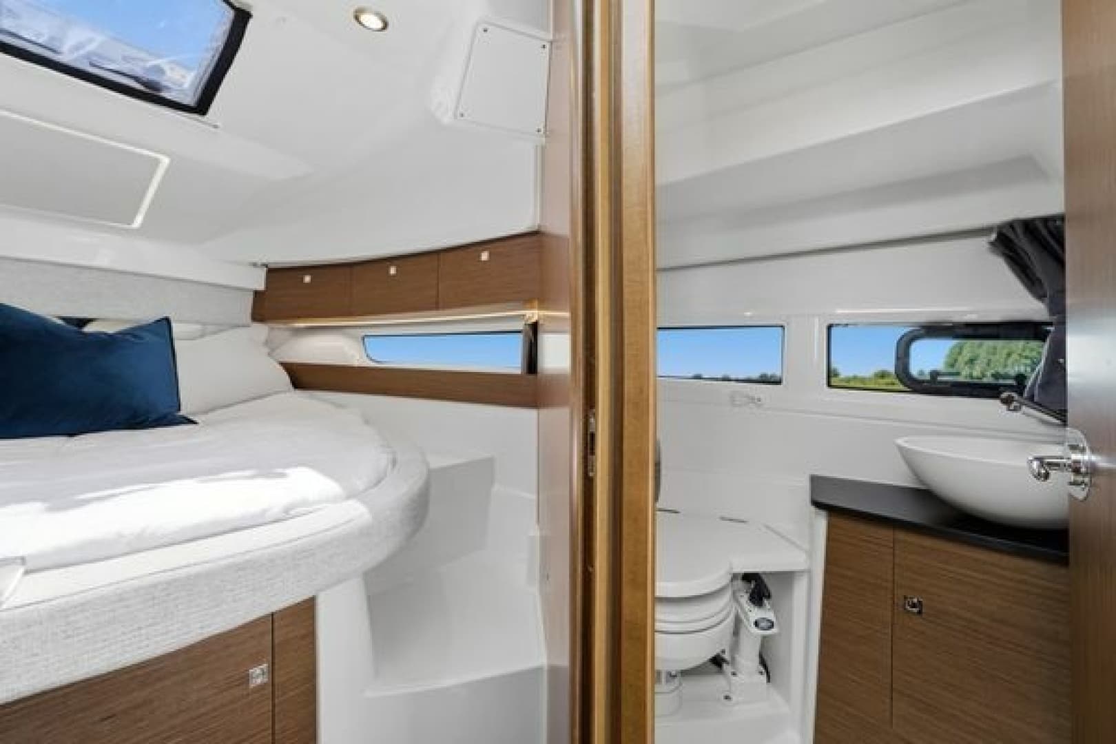 2021 Jeanneau NC 895
