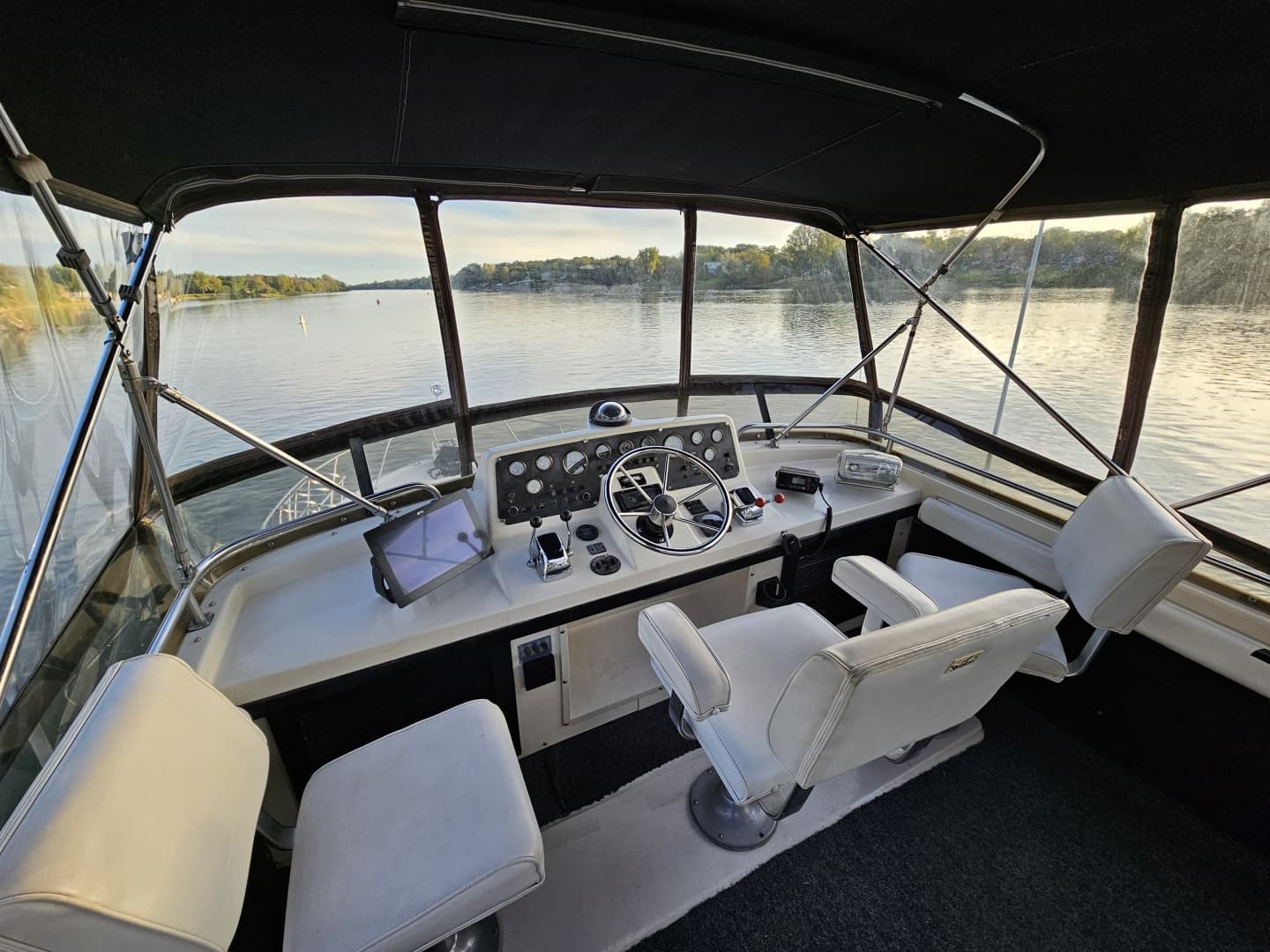 1988 Silverton 40 Aft Cabin