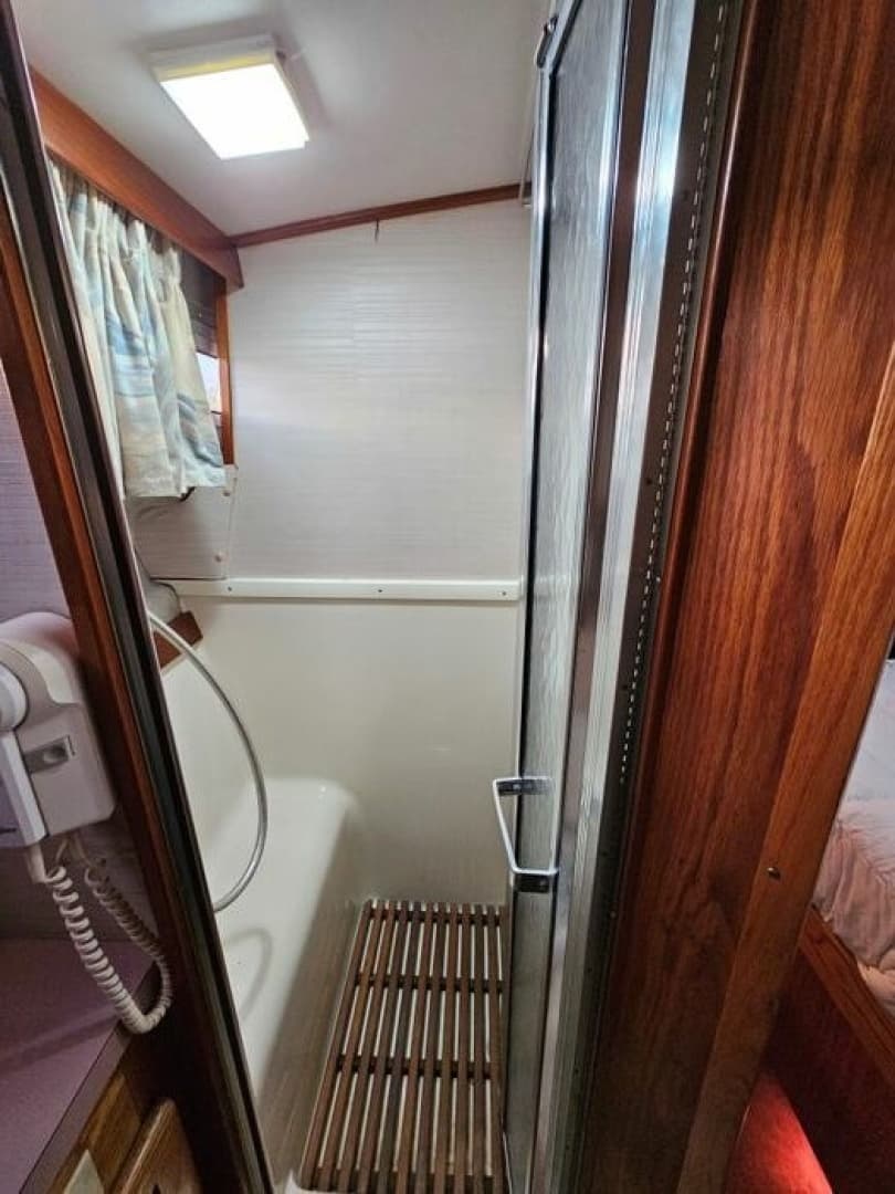 1988 Silverton 40 Aft Cabin