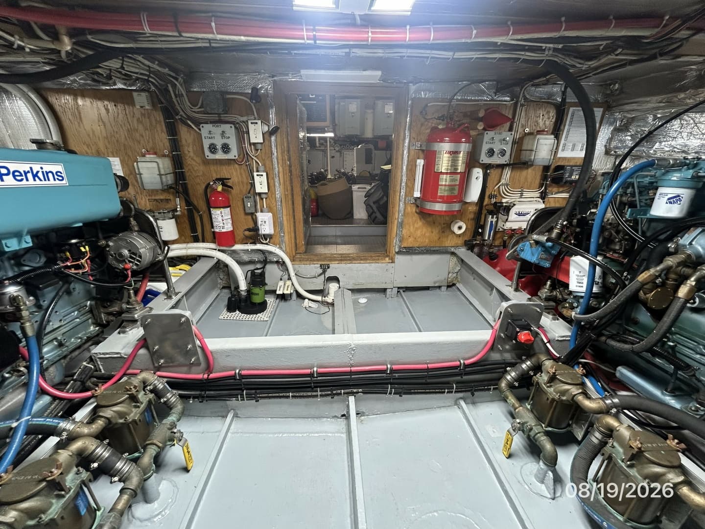 Steel Magnolia engine room forward