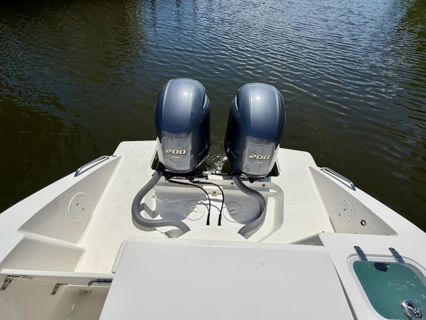 2022 Pursuit DC 266 Dual Console