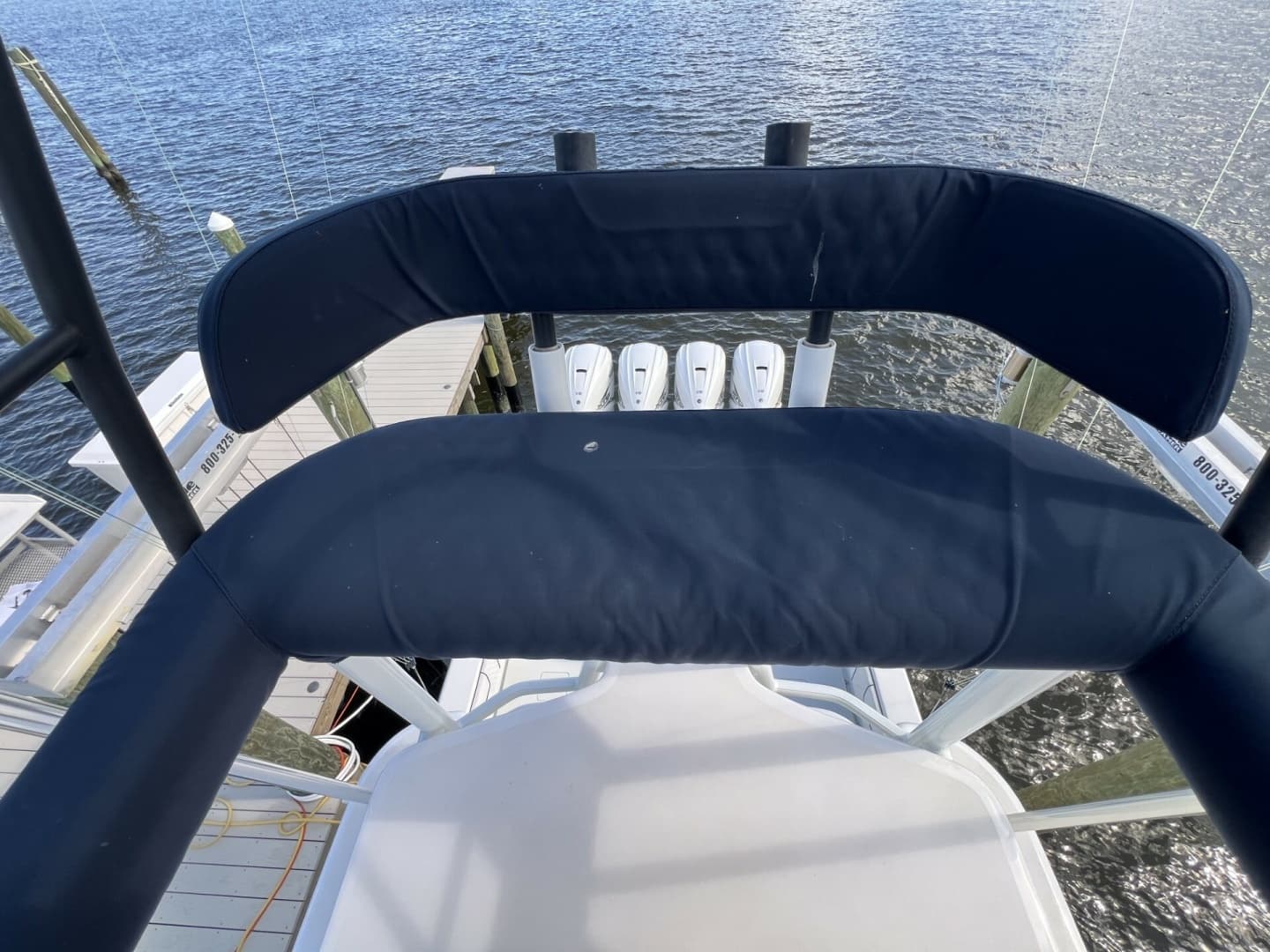 Contender 44 NAUTI GIRL - Tower Helm