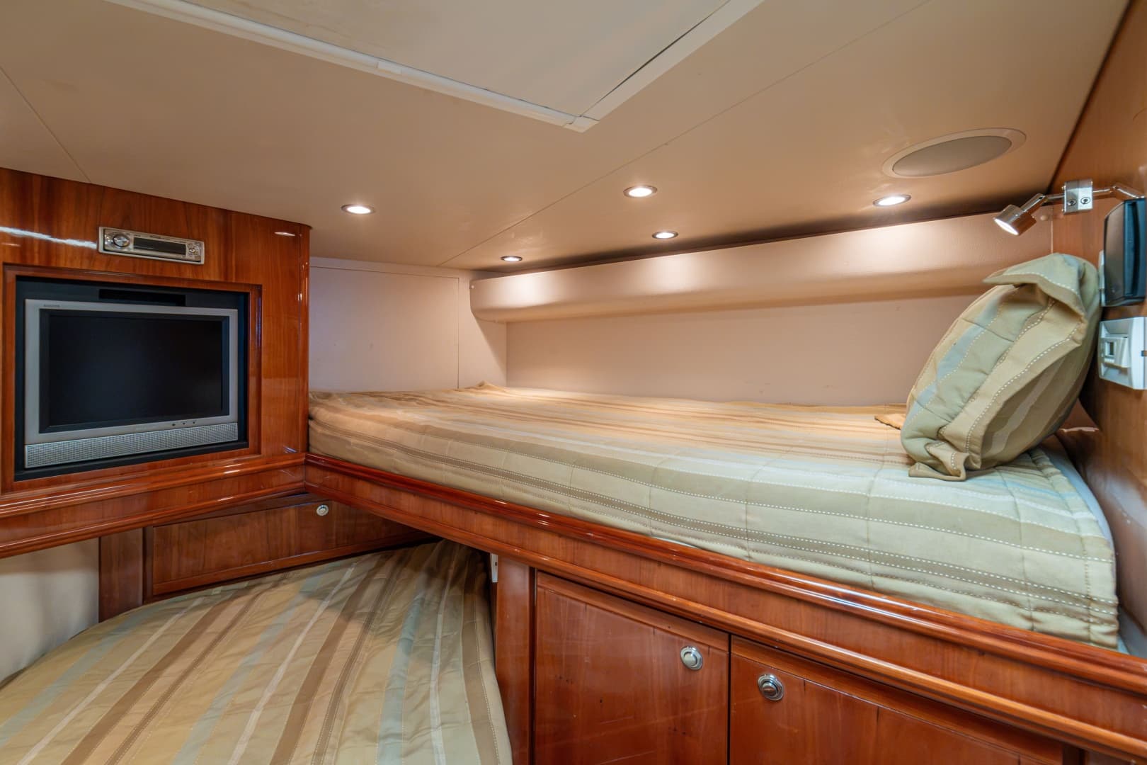 2003 Bertram 570 Convertible