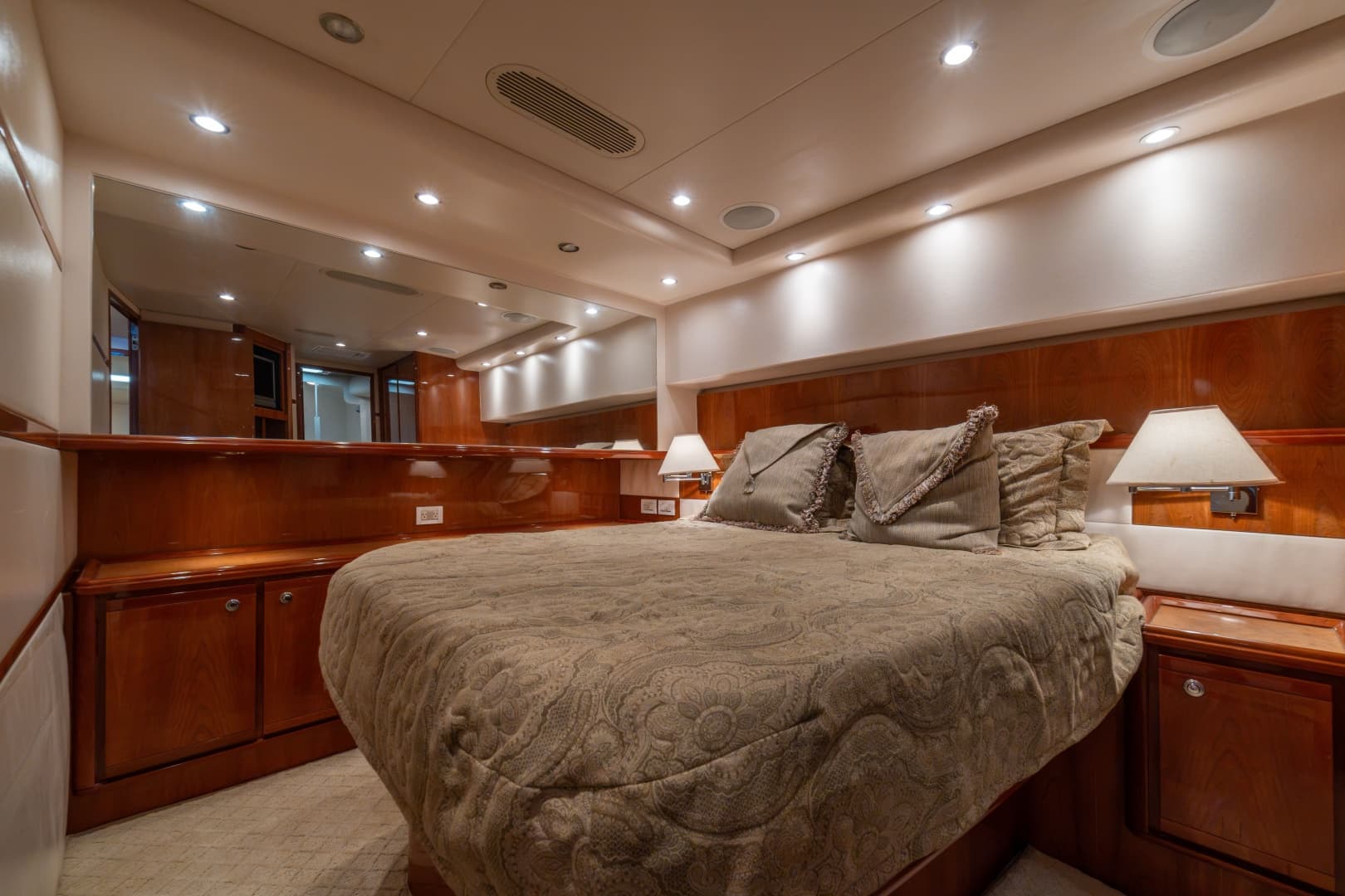 2003 Bertram 570 Convertible