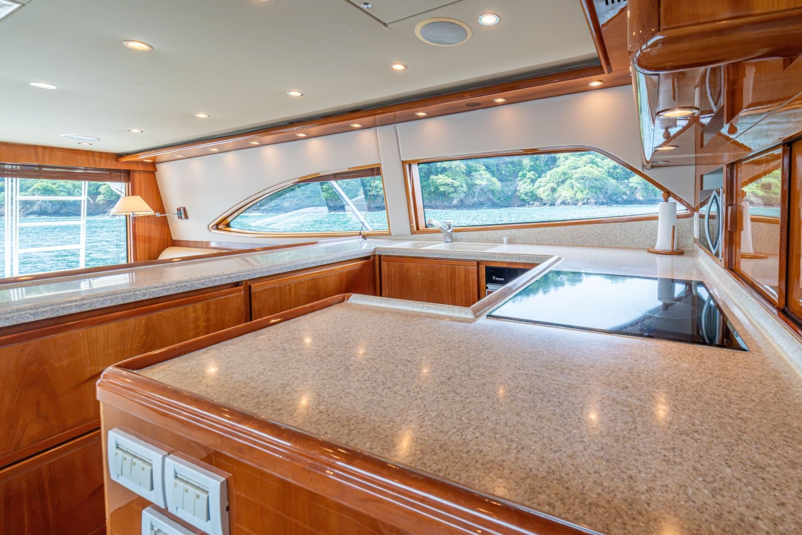 2003 Bertram 570 Convertible