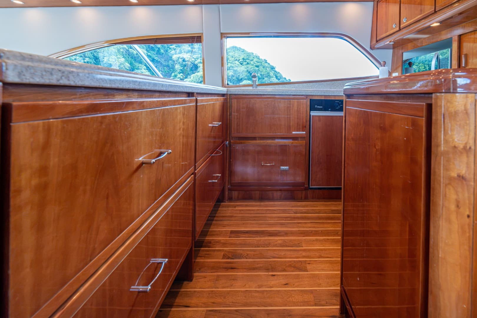2003 Bertram 570 Convertible