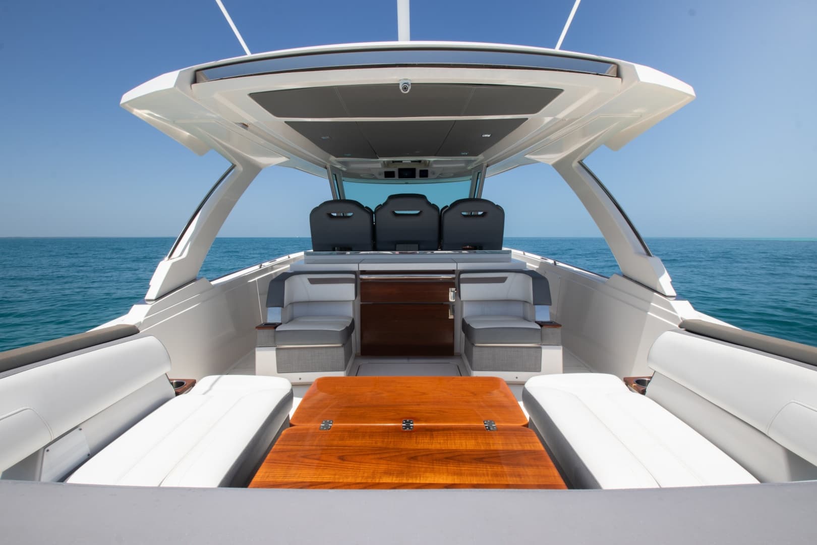 2018 Tiara Yachts 