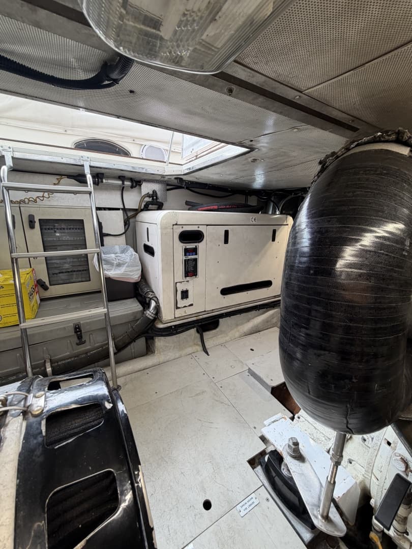 2006 Azimut 55E