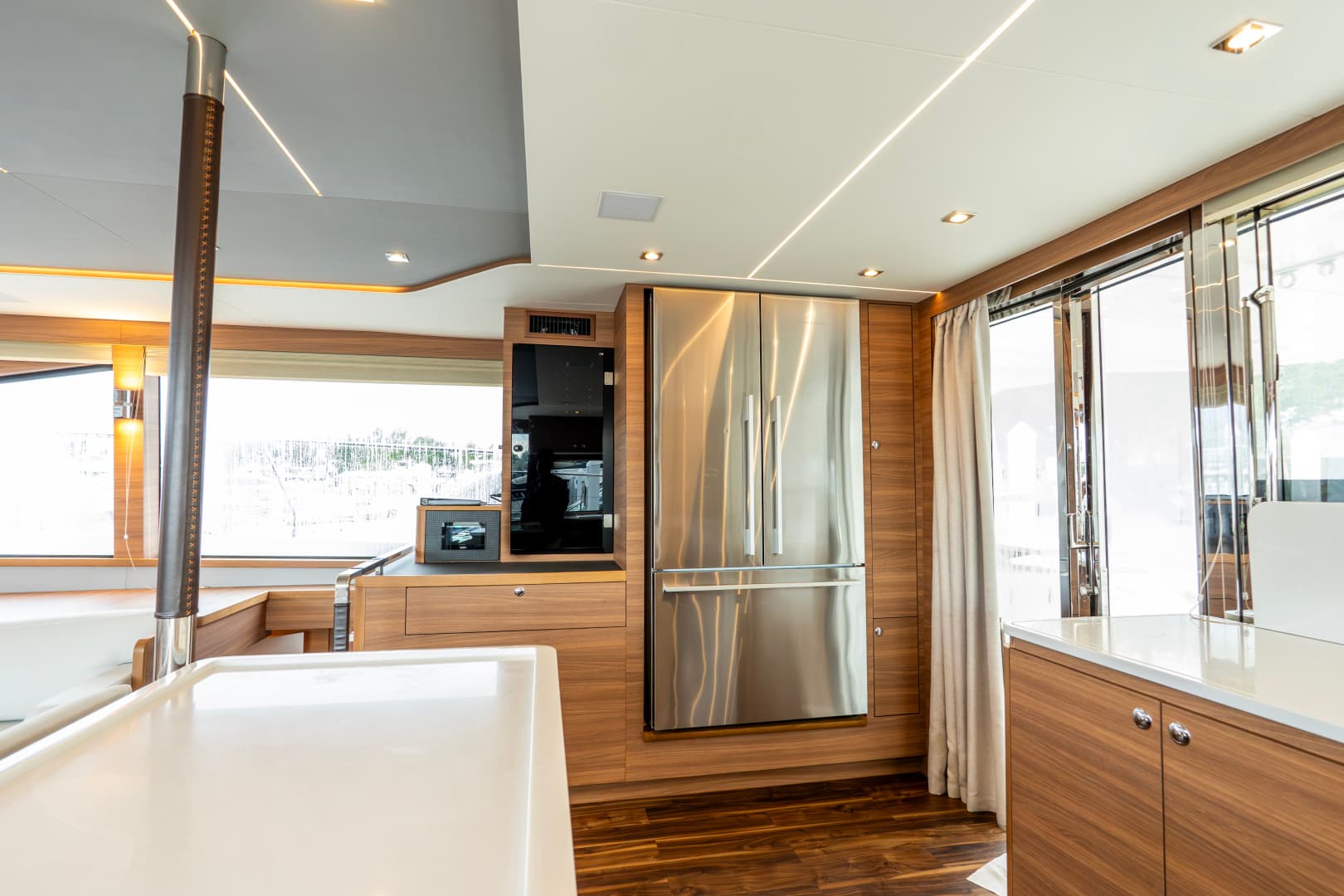 2023 Aquila 54 YACHT