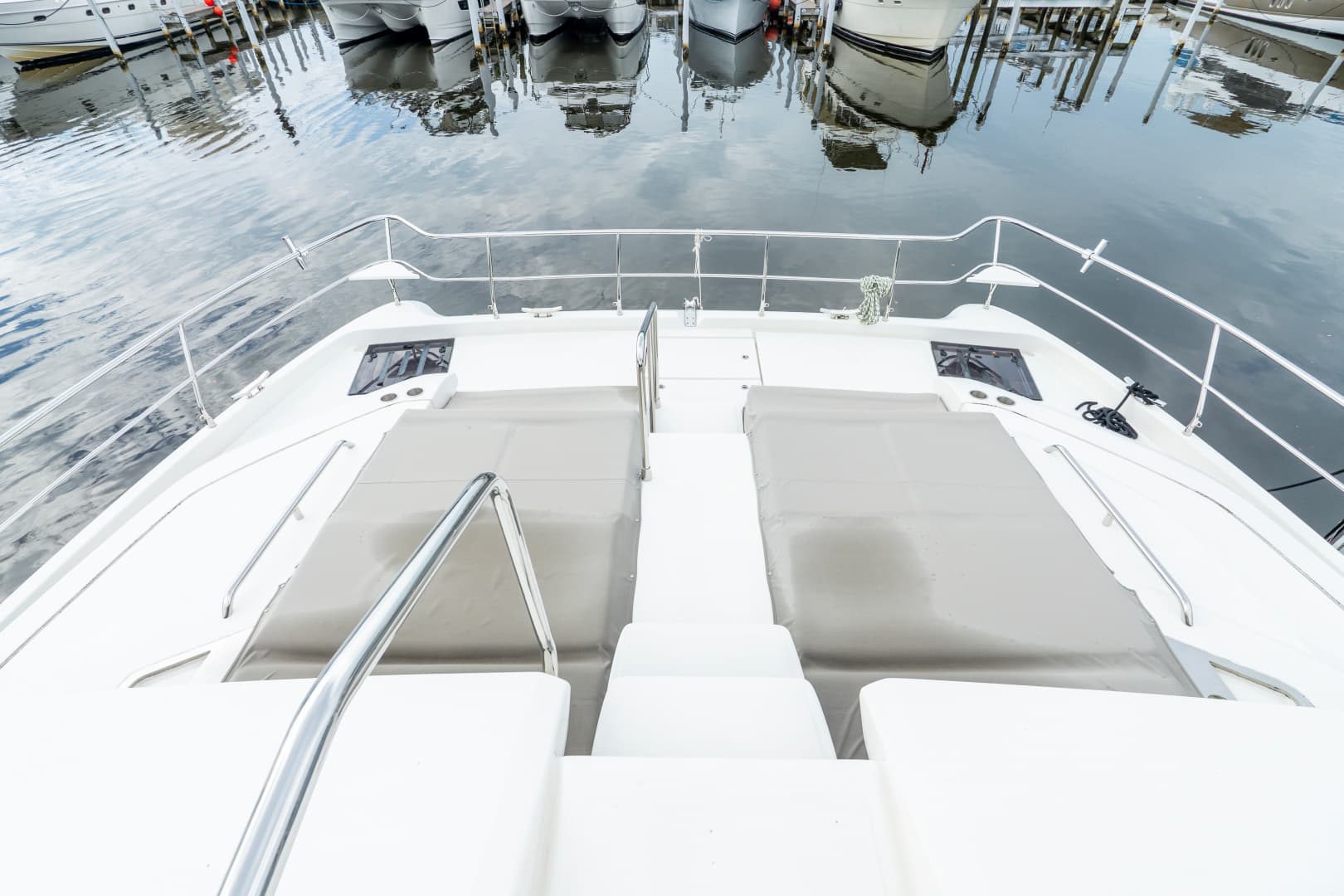 2023 Aquila 54 YACHT