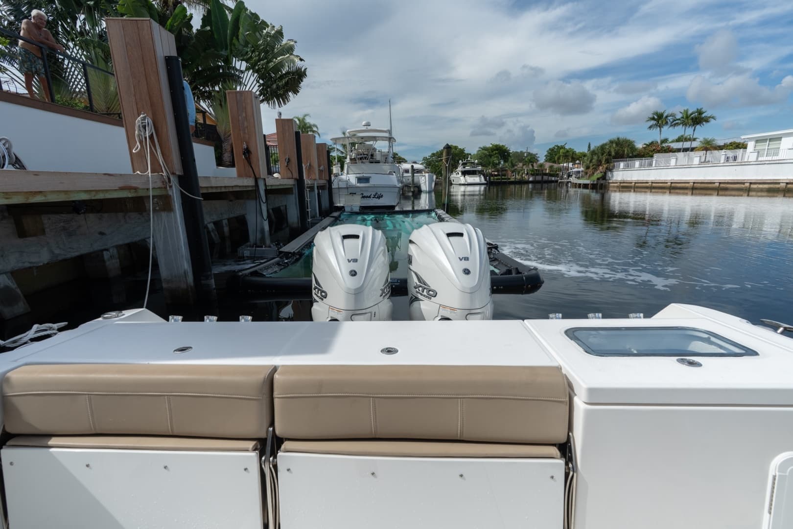 2020 Everglades 355 CC